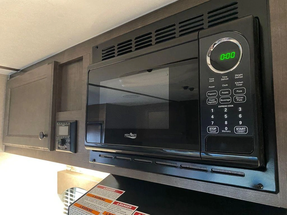 2023 Sunset Park Rv 16bh alt