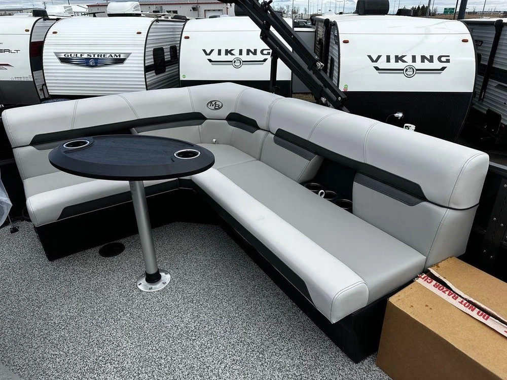 2025 Montego Bay 8518 Deluxe Cruising alt