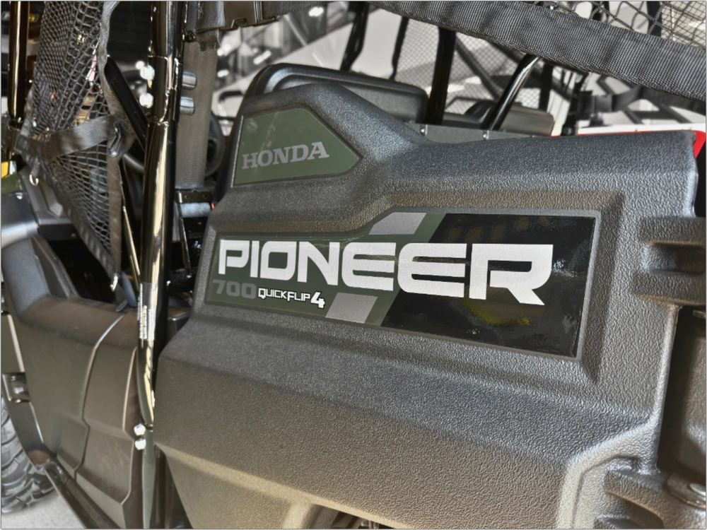 2025 Honda Pioneer 700 - 4p Dlx *all-in-pricing alt