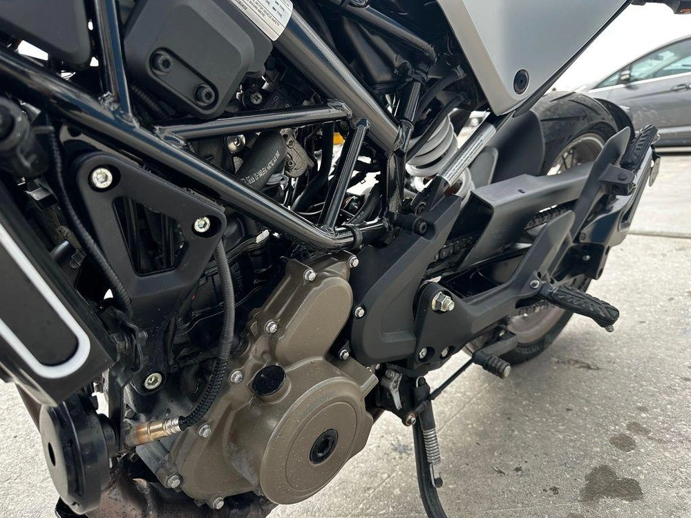 2021 Husqvarna Vitpilen 401 alt