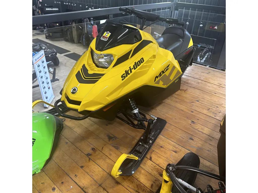 2023 Ski-Doo MXZ 120