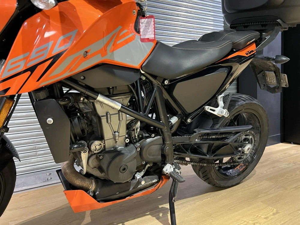Ktm 690 Duke 2017 alt