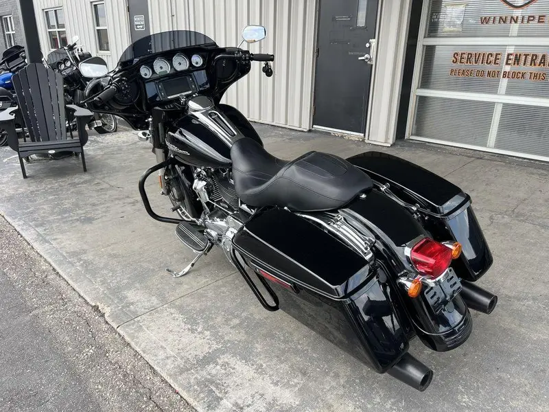 2017 Harley-Davidson FLHXS - Street Glide® Special thumbnail 6
