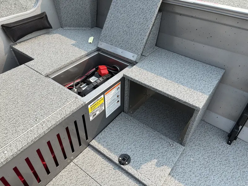 Crestliner 1650 KODIAK TILLER - Silver Metallic 2025
