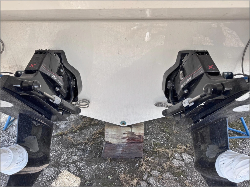 2025 Sea Ray Sundancer 320 alt