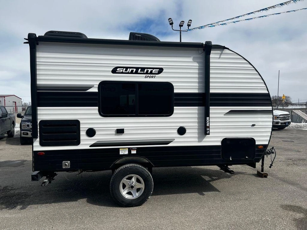 2023 Sunset Park Rv 16bh alt
