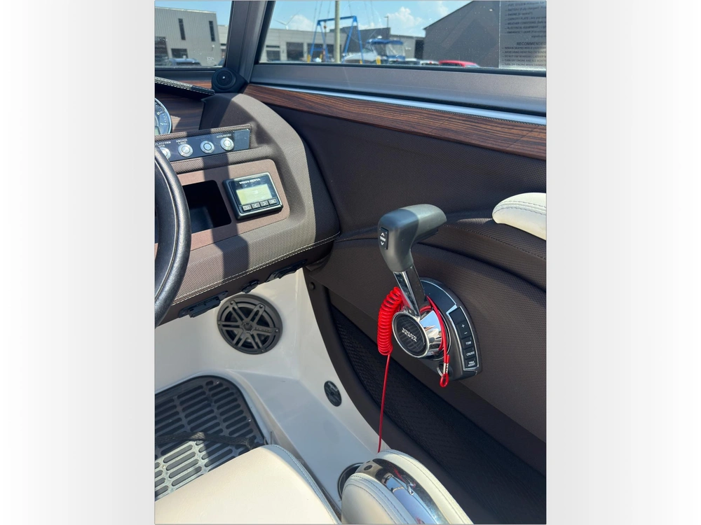 2016 Cobalt Boats R5 No Luxury Tax* alt