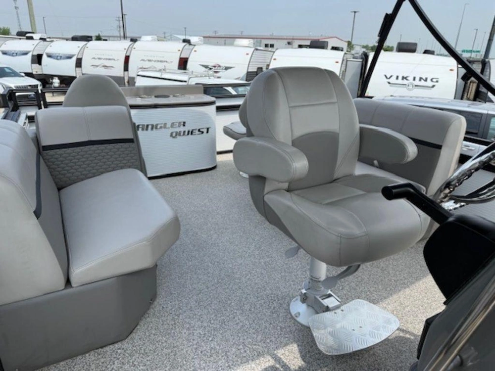 2023 Angler Qwest 8522 All Sport 2-tube alt