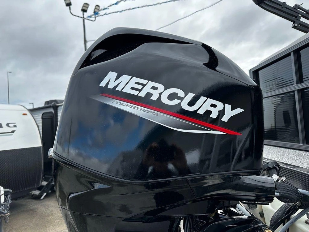 2025 Montego Bay 8518 Deluxe Cruising alt