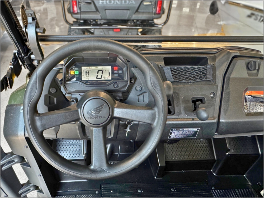 2025 Honda Pioneer 700 - 4p Dlx $500 Rebate alt
