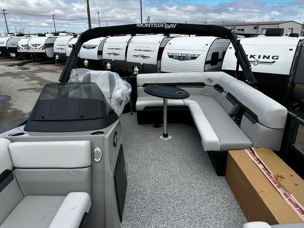 2025 Montego Bay 8518 Deluxe Cruising alt