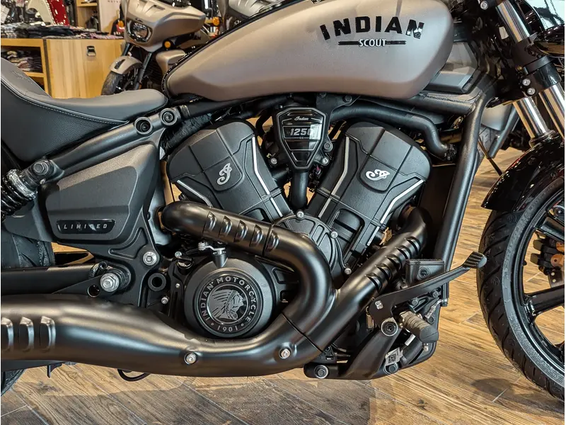 2025 Indian Motorcycle Sport Scout Limited +Tech // Nara Bronze Metallic Smoke