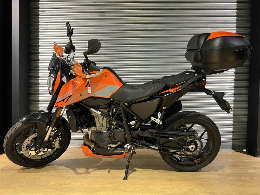 Ktm 690 Duke 2017 alt