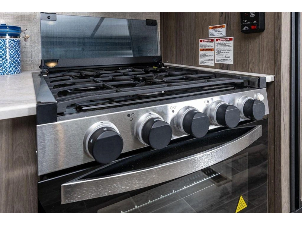 2025 Gulf Stream 28crb alt