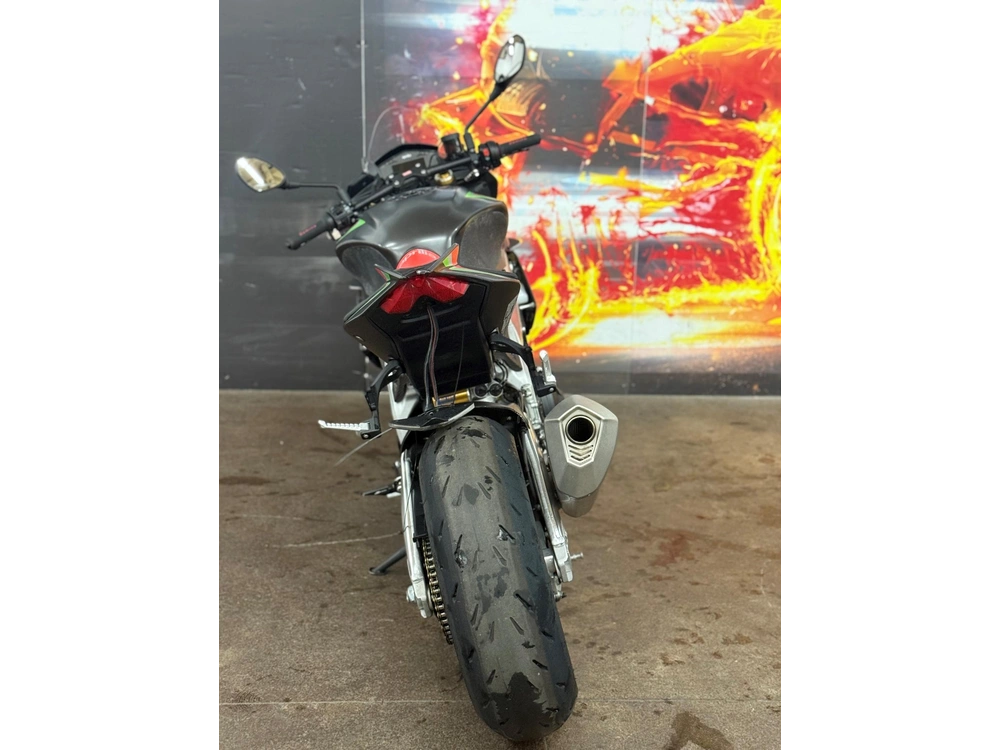 2020 Aprilia Tuono Factory alt