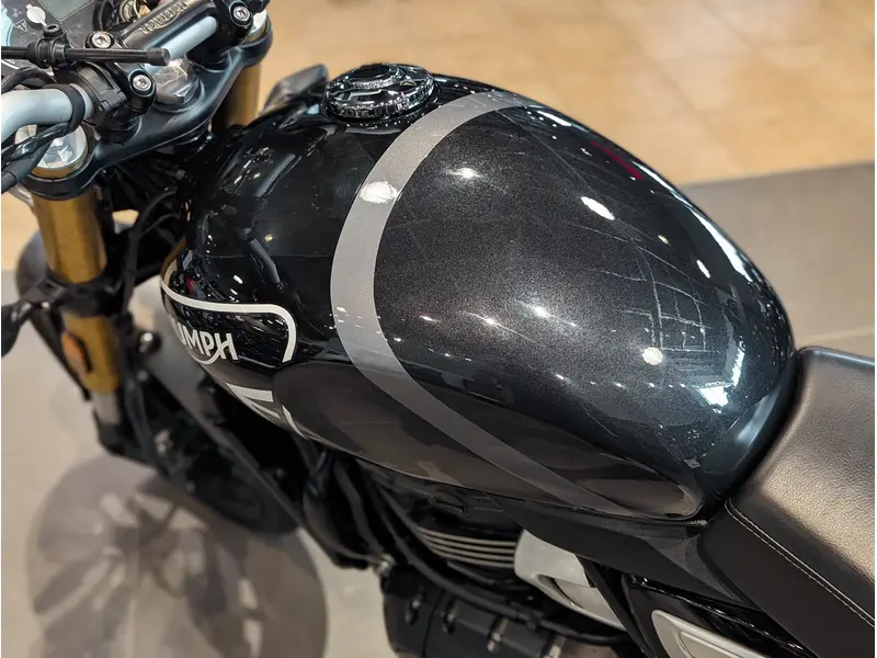 2024 Triumph Speed 400 // Phantom Black/Storm Grey