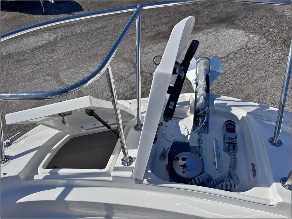 2025 Sea Ray Sundancer 320 alt