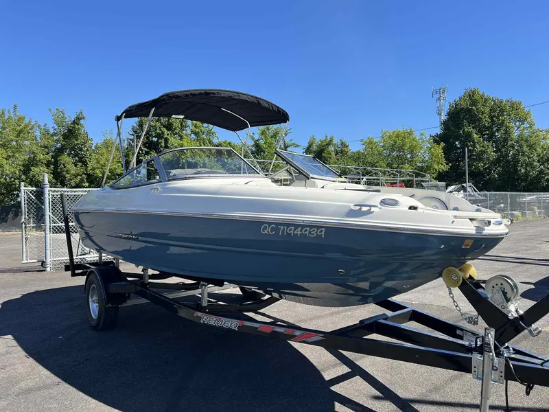 2020 Stingray Boat Co 208 LR **SEULEMENT 67 HEURES!!** thumbnail 4