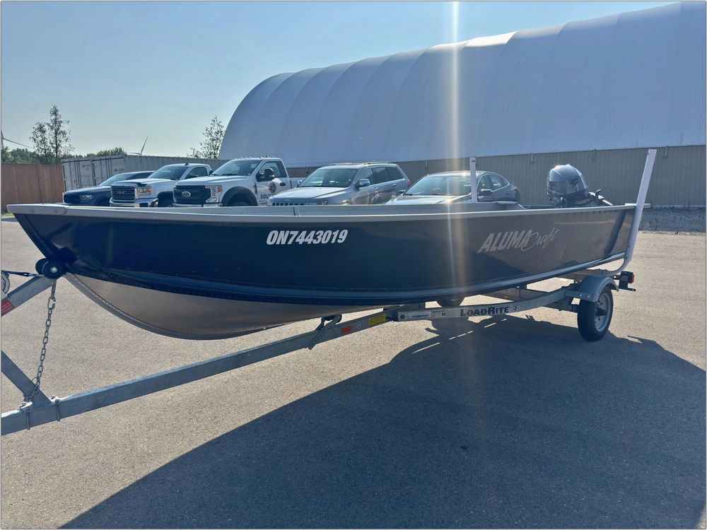 2021 Alumacraft V-16 alt