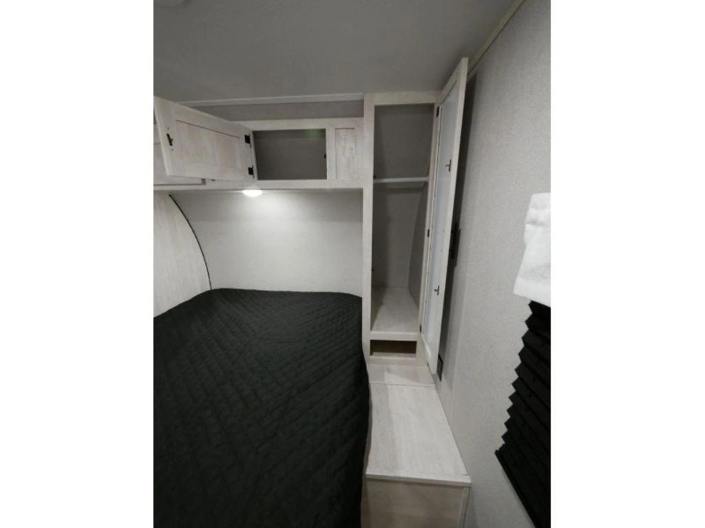 2022 Shasta 25rb alt