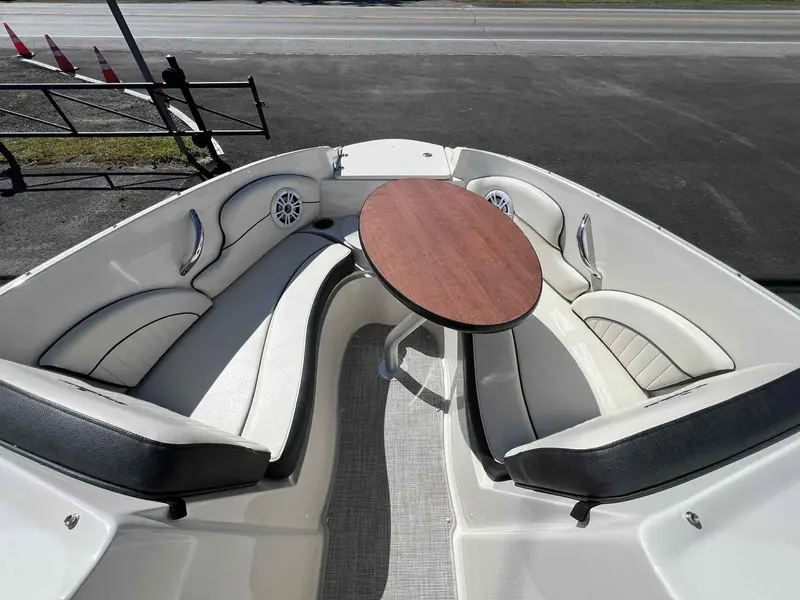 2020 Stingray Boat Co 208 LR **SEULEMENT 67 HEURES!!** thumbnail 14