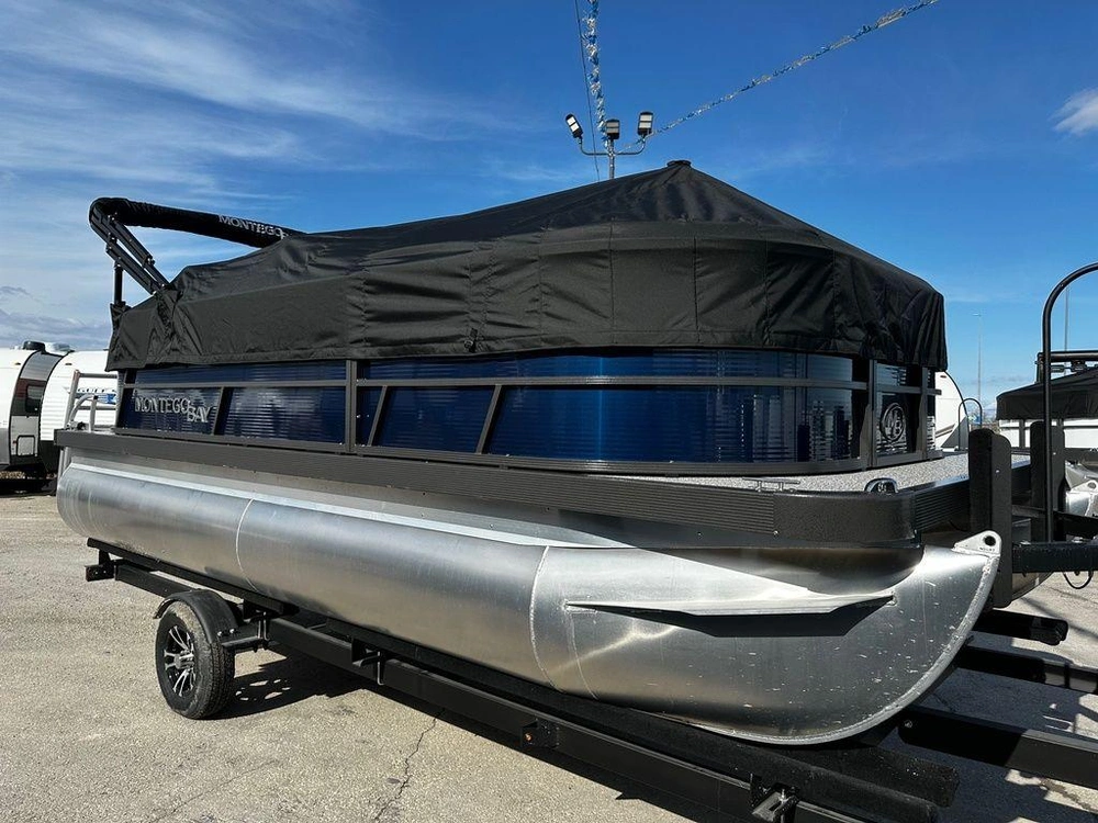 2025 Montego Bay 8518 Deluxe Cruising alt