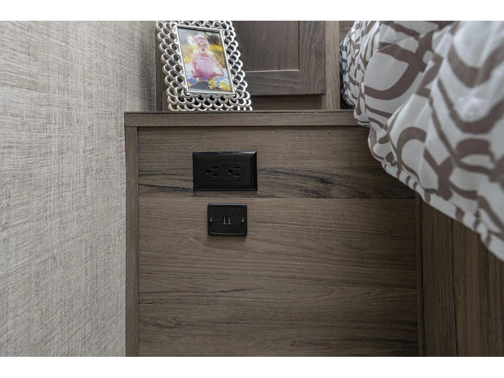 2025 Gulf Stream 28crb alt