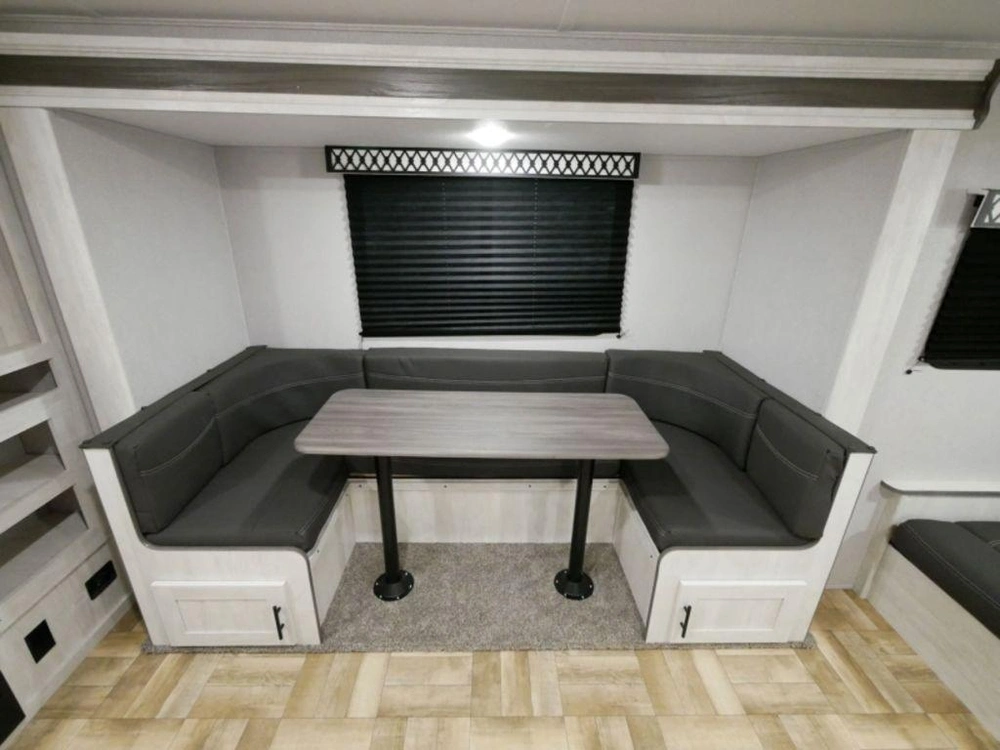 2022 Shasta 25rb alt