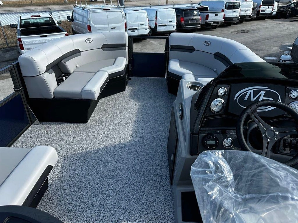 2025 Montego Bay 8518 Deluxe Cruising alt