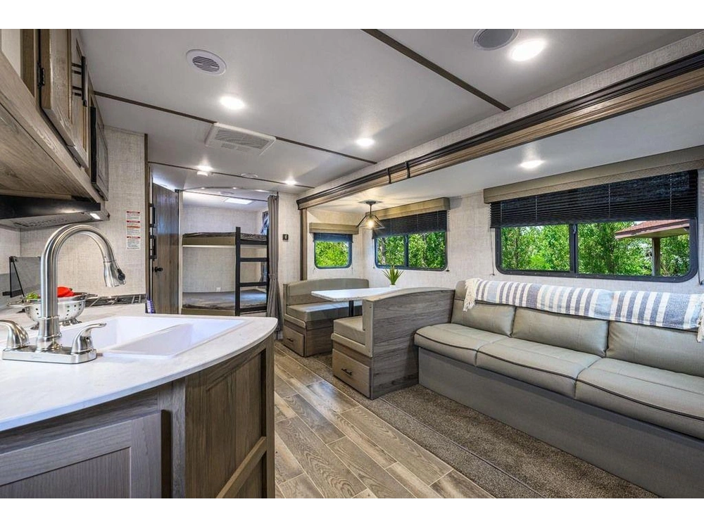 2025 Gulf Stream Envision 28bbs