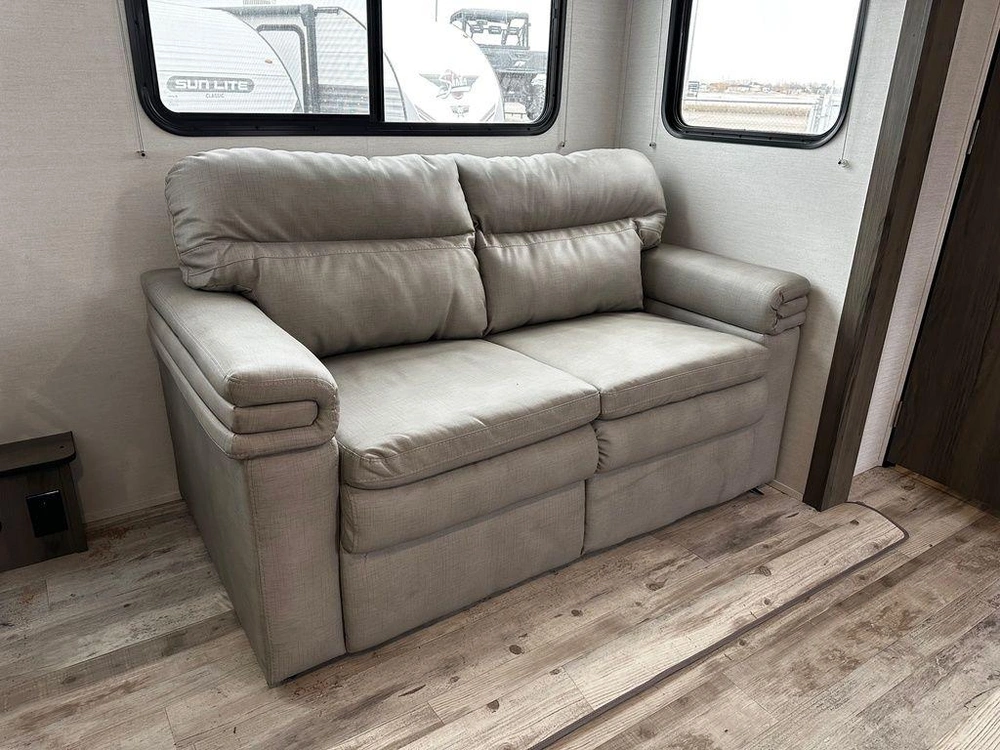 2025 Gulf Stream 28bbs alt