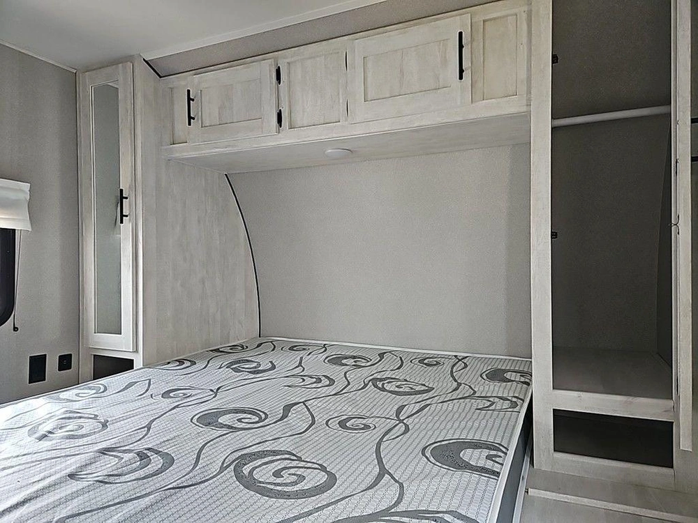 2022 Shasta 25rb alt