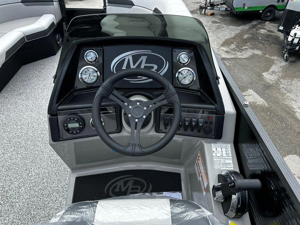 2025 Montego Bay 8518 Deluxe Cruising alt