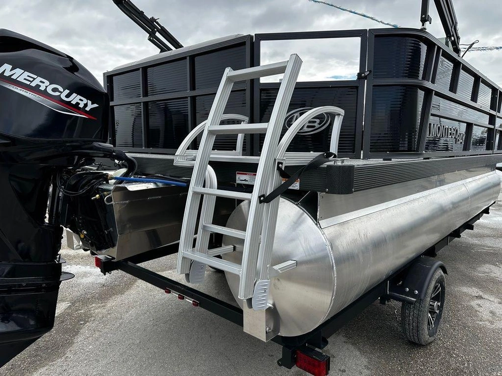 2025 Montego Bay 8518 Deluxe Cruising alt