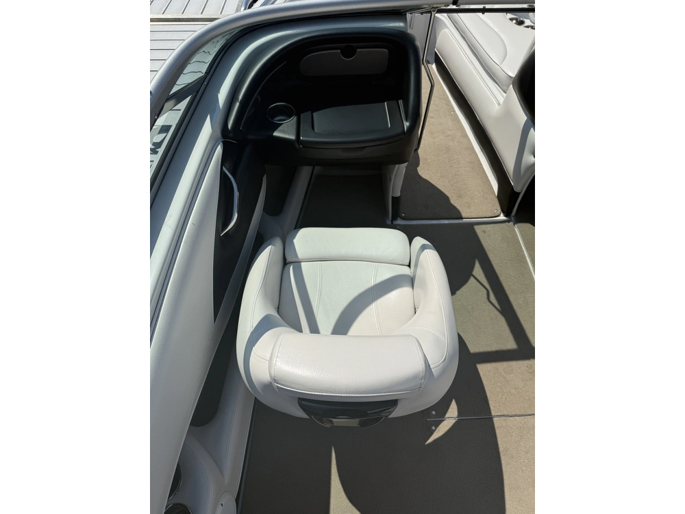 2011 Crownline 21' Mercruiser 350 Mag alt