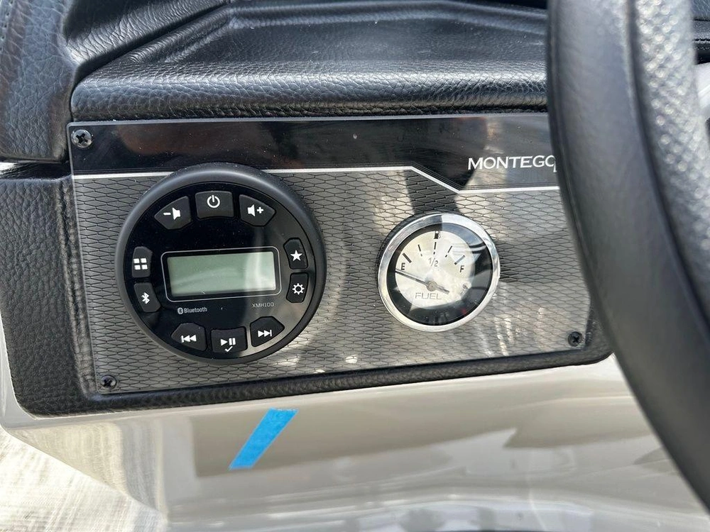 2025 Montego Bay 8520 Deluxe Cruising Pontoon alt