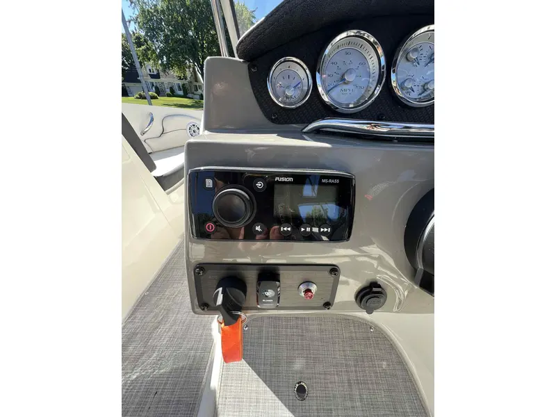 2020 Stingray Boat Co 208 LR **SEULEMENT 67 HEURES!!** thumbnail 24