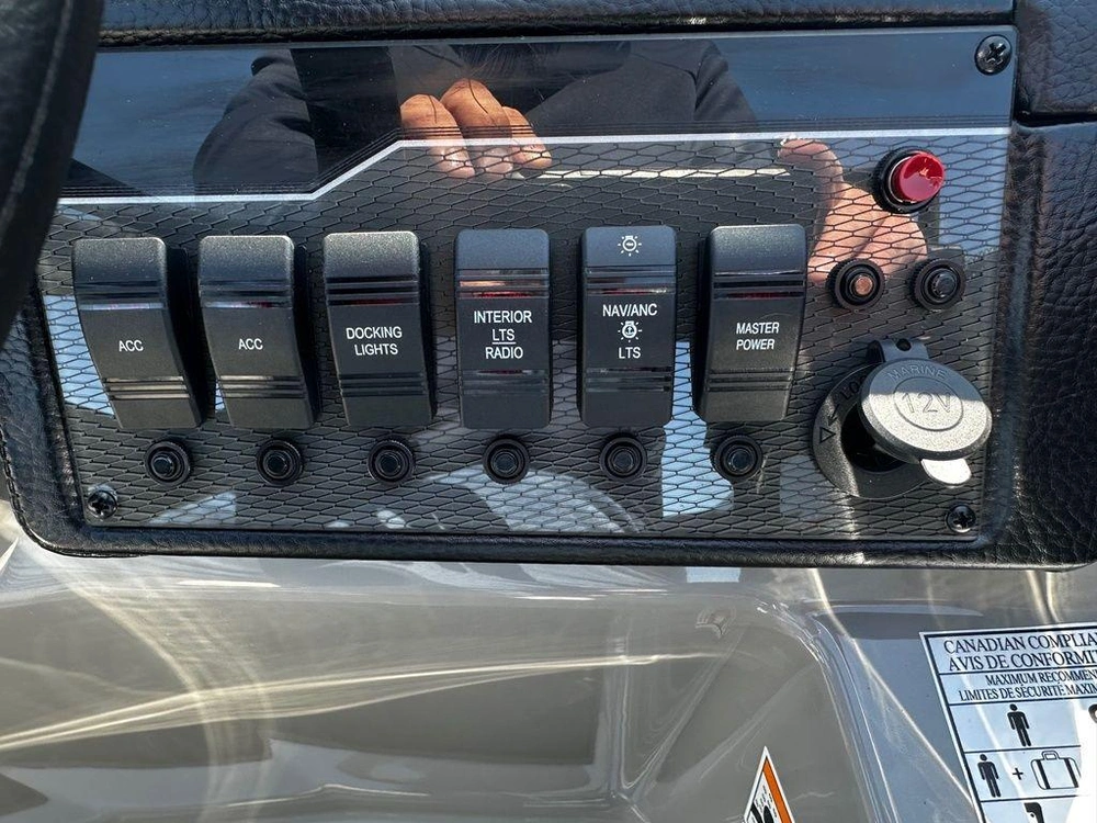 2025 Montego Bay 8520 Deluxe Cruising Pontoon alt