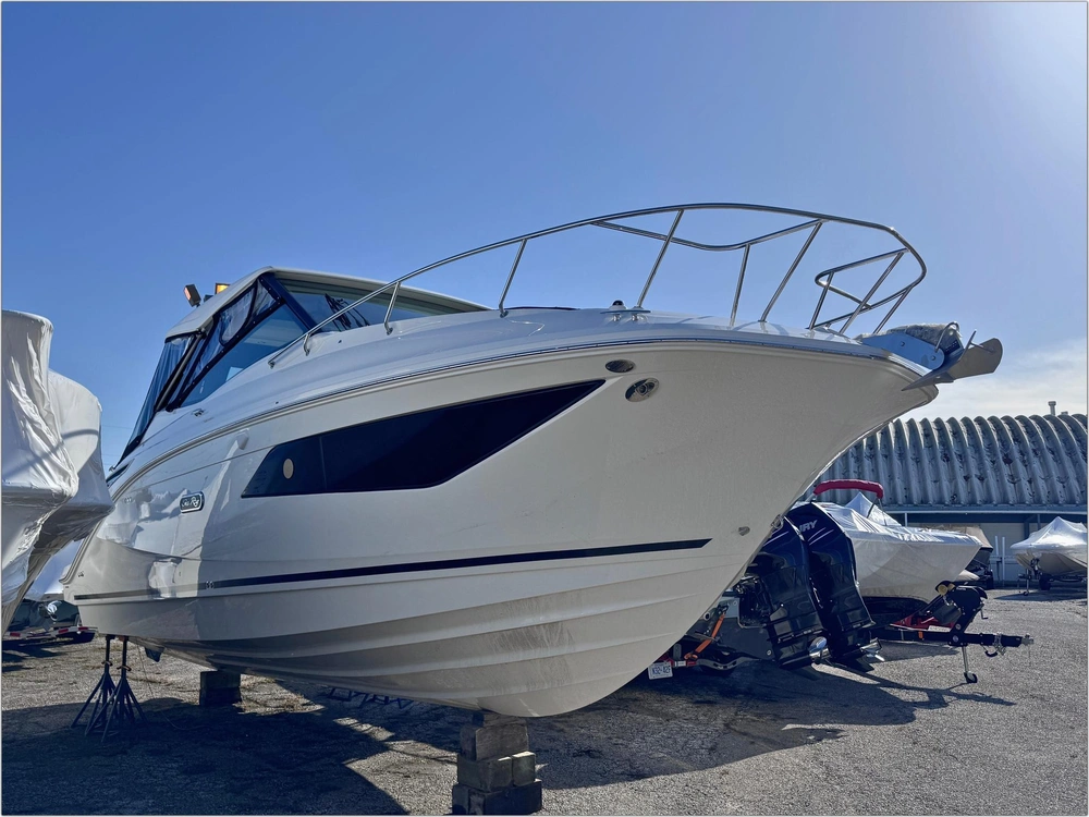 2025 Sea Ray Sundancer 320 alt