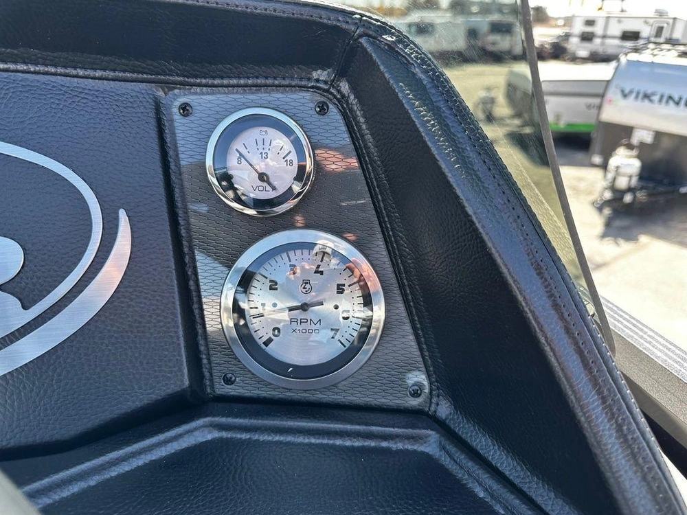 2025 Montego Bay 8520 Deluxe Cruising Pontoon alt