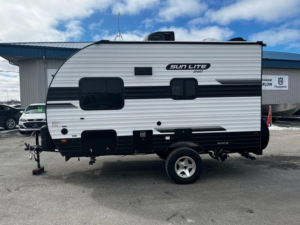 2023 Sunset Park Rv 16bh alt