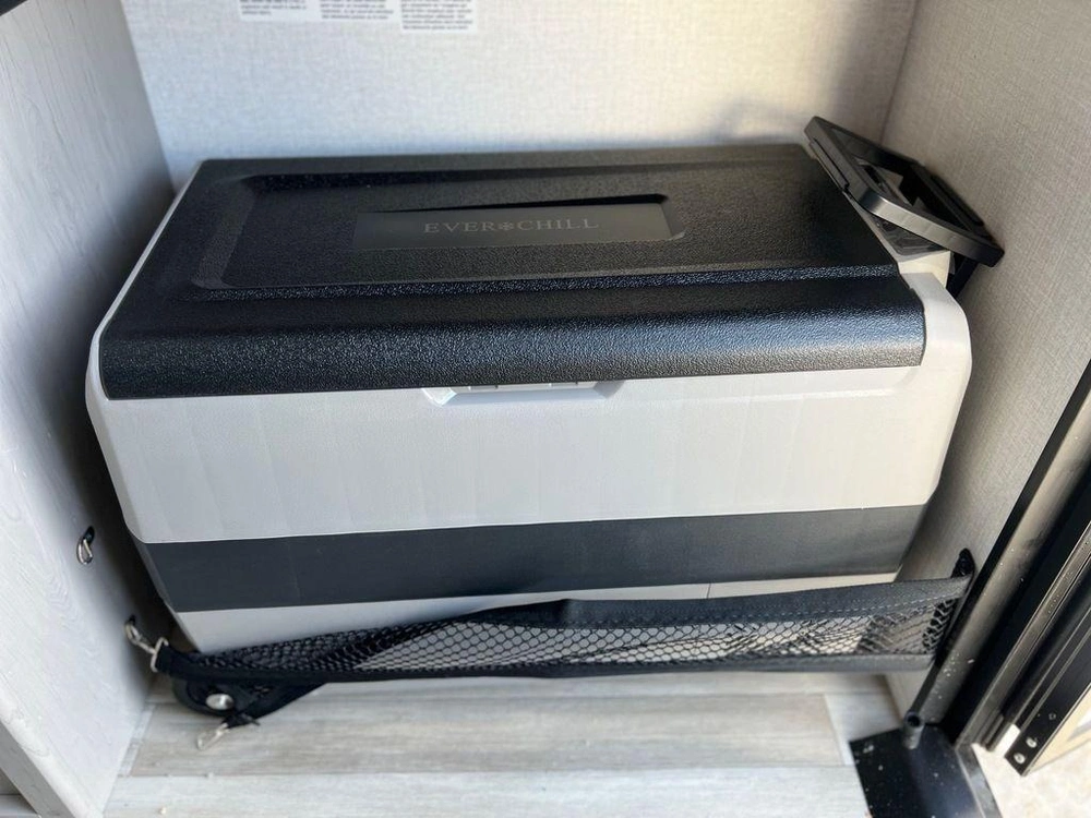 2023 Coachmen Express 9.0td alt