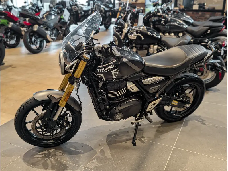 2024 Triumph Speed 400 // Phantom Black/Storm Grey