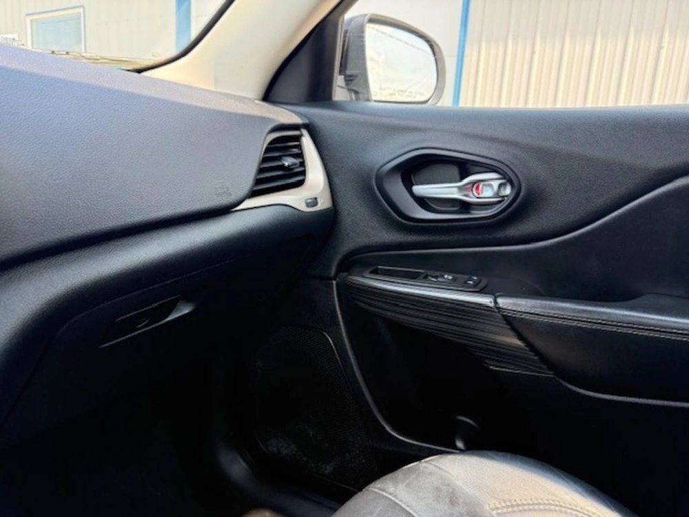 2014 Jeep Cherokee Limited 4x4 alt