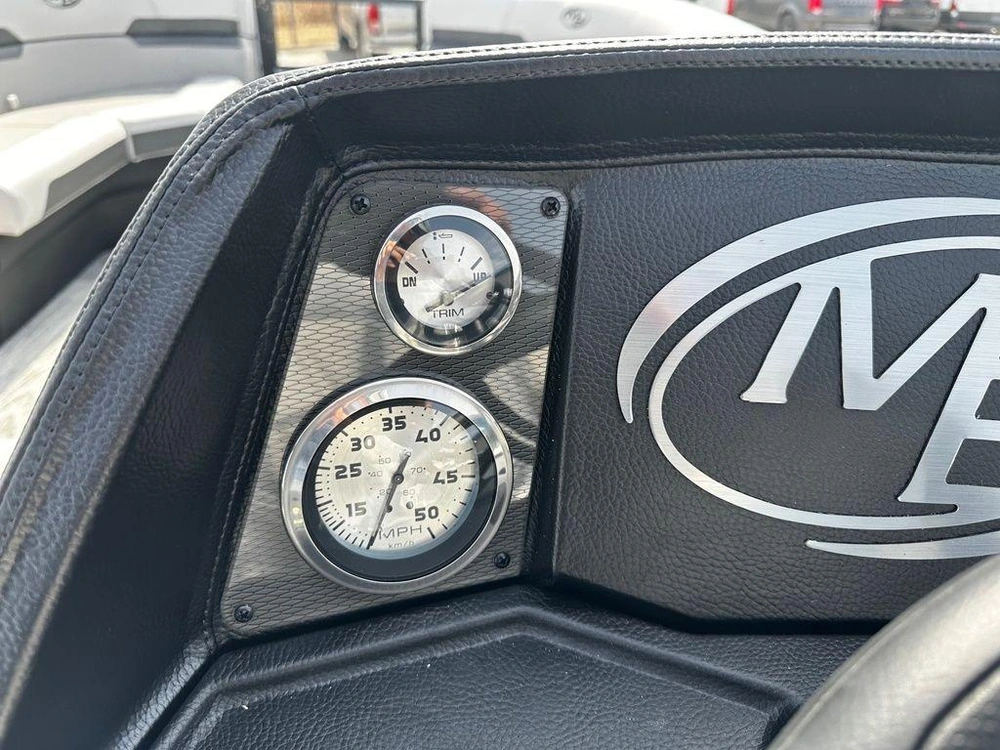 2025 Montego Bay 8520 Deluxe Cruising Pontoon alt