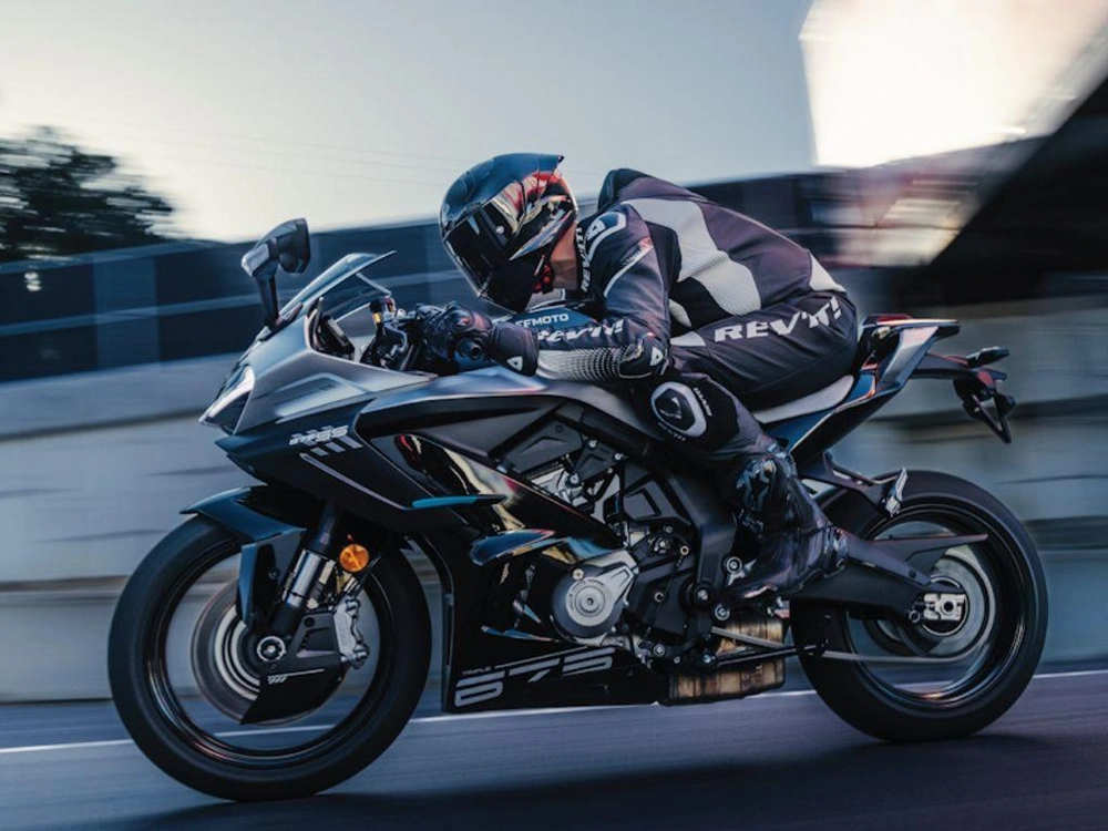 2025 Cfmoto 675ss alt