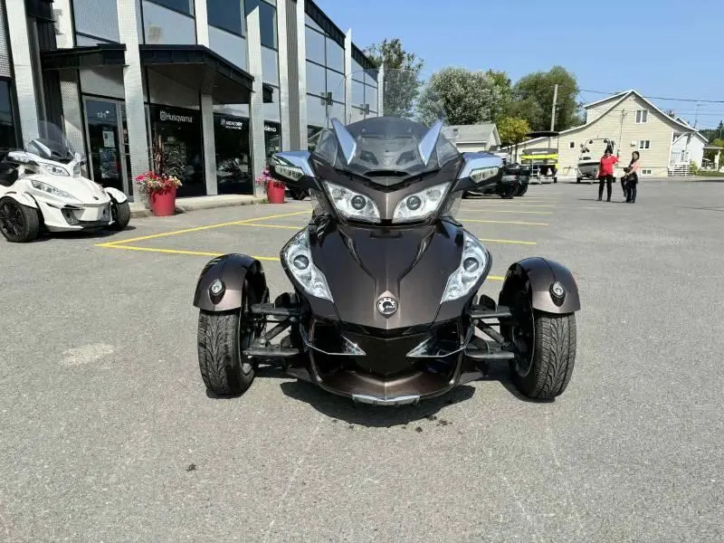 2011 Can-Am RT