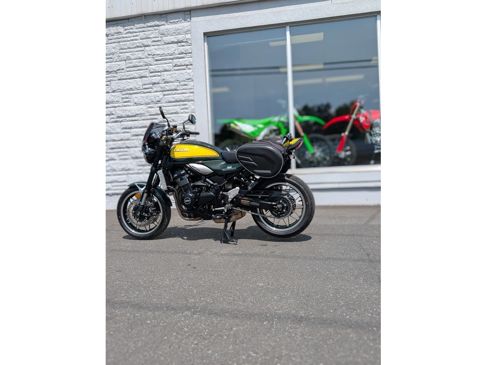 Kawasaki Zr 900 Rs Comparable: Yamaha Xsr900 -ducati Scrambler 1100 - Guzzi V7 Stone 2024 alt