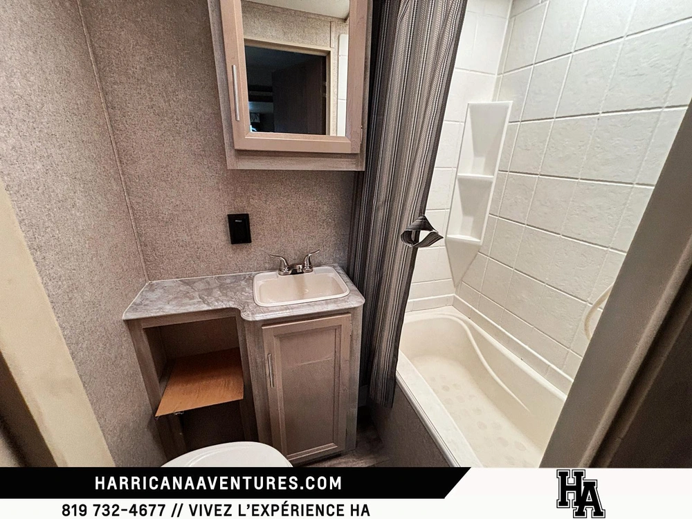 2019 Catalina 293qbck alt