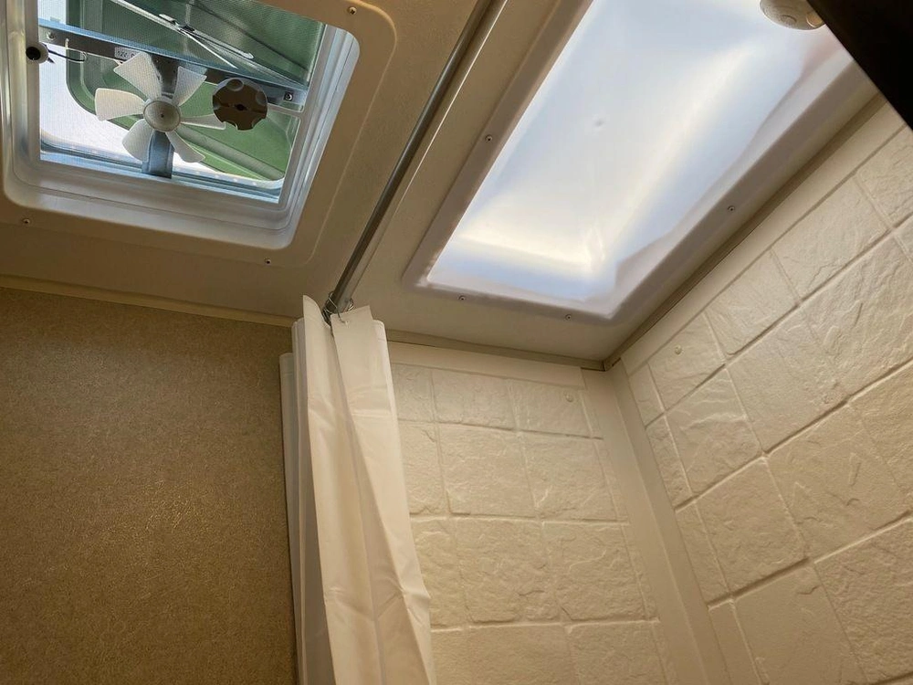 2023 Sunset Park Rv 16bh alt